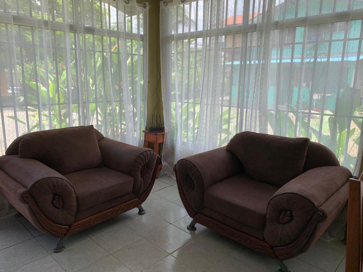 Blue House Guest House ปัวร์โตคิมาเนซ ภายนอก รูปภาพ