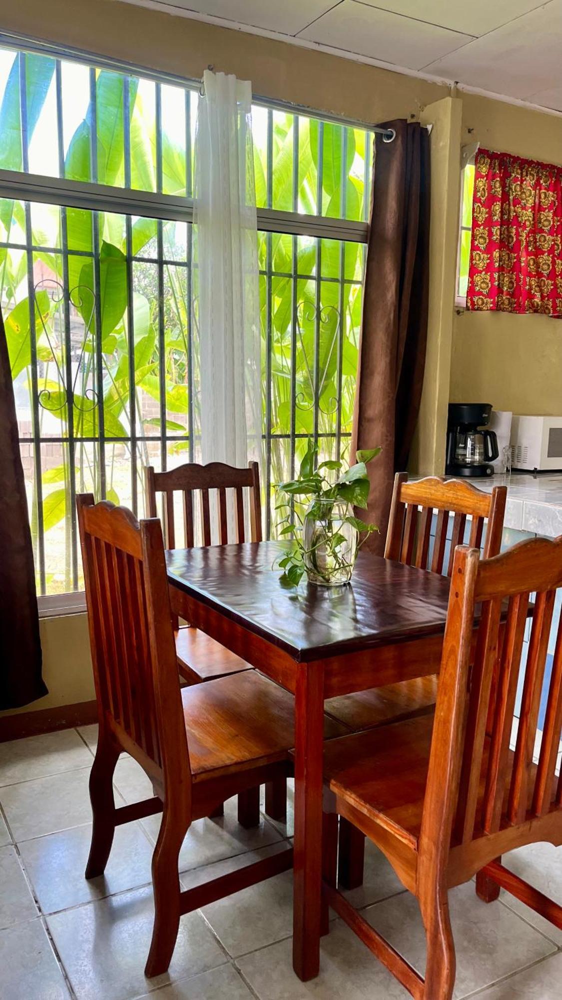 Blue House Guest House ปัวร์โตคิมาเนซ ภายนอก รูปภาพ